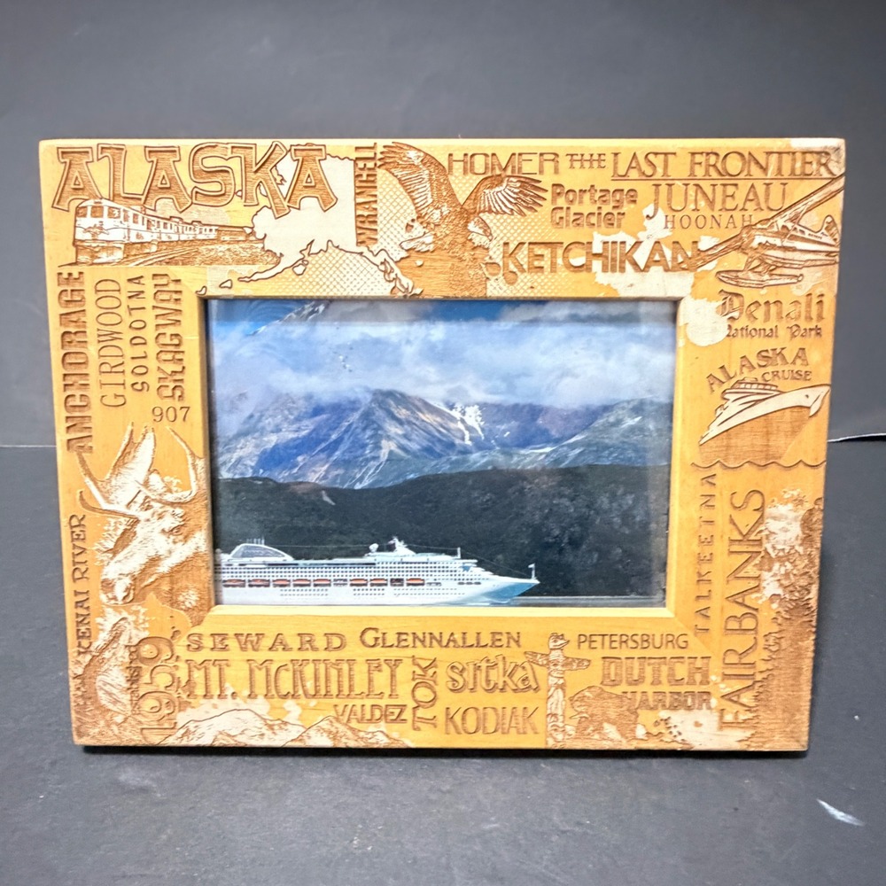 Alaska Laser Engraved Wood Picture Frame 4.5x3 Fit Travel Souvenir Moose Eagle - Picture 3 of 14
